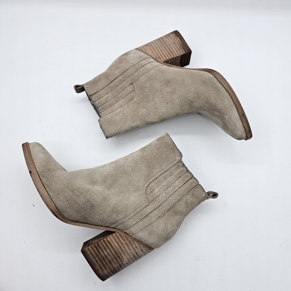 Marc Fisher Ltd. Oshay Beige Suede Leather Pointed Toe Ankle Bootie Size 6.5 - Picture 7 of 11